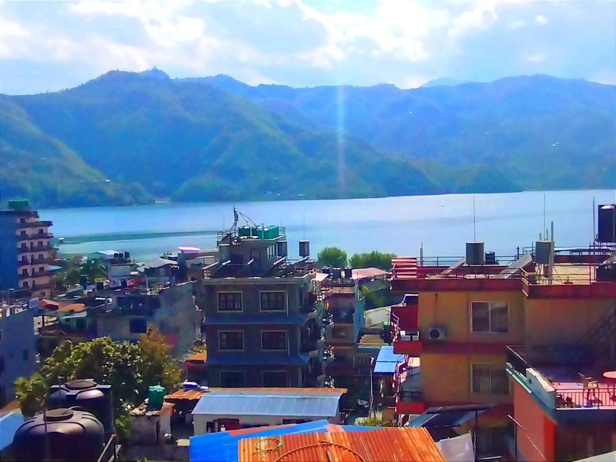 Hotel Santana Pokhara Kültér fotó