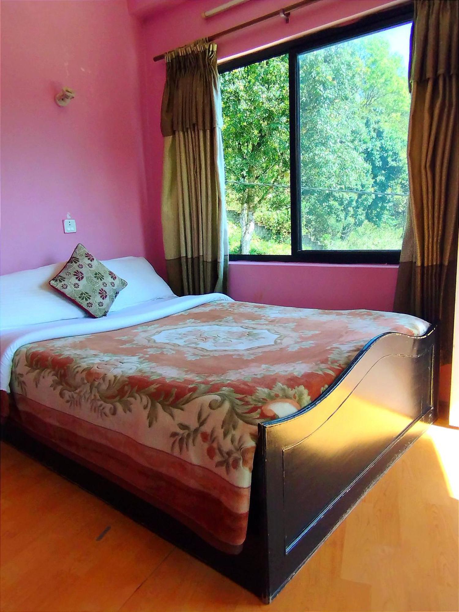 Hotel Santana Pokhara Szoba fotó