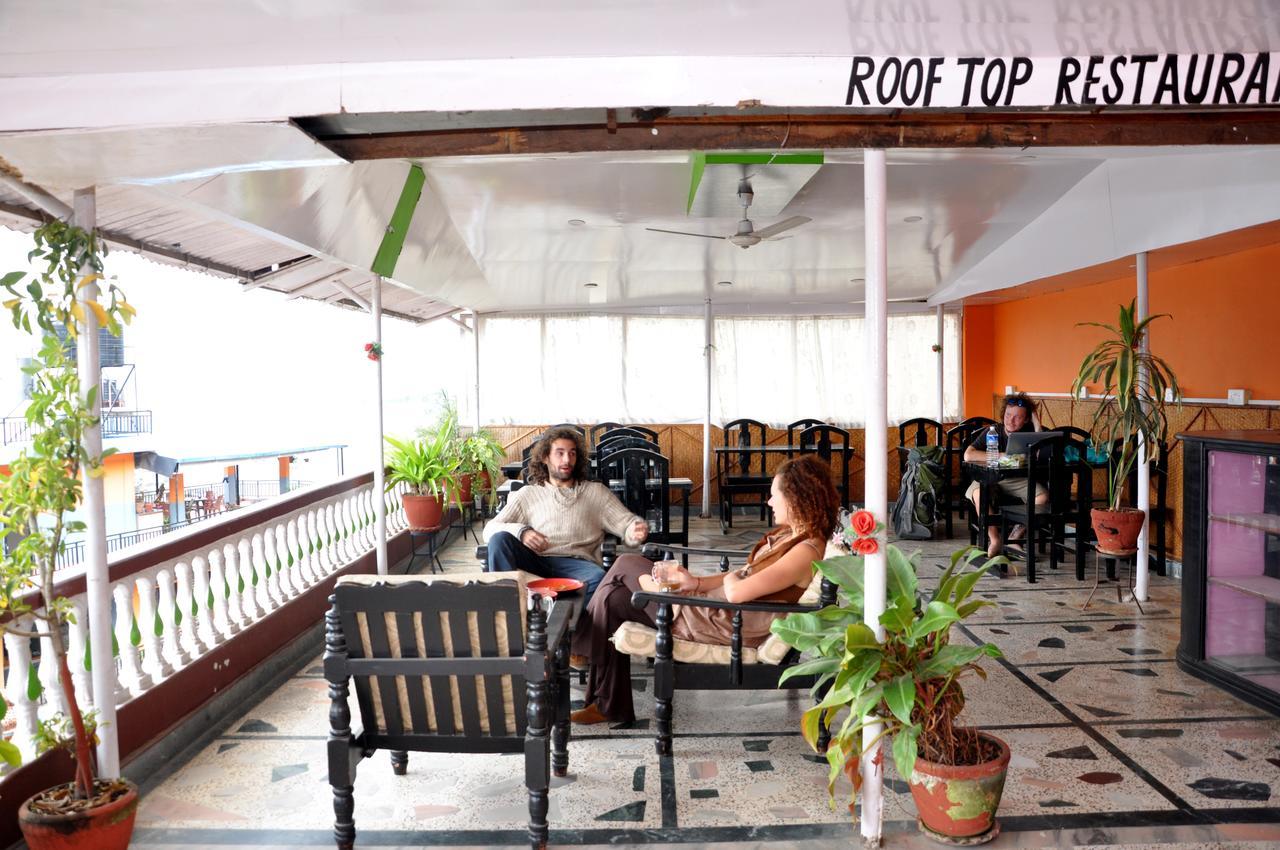 Hotel Santana Pokhara Kültér fotó