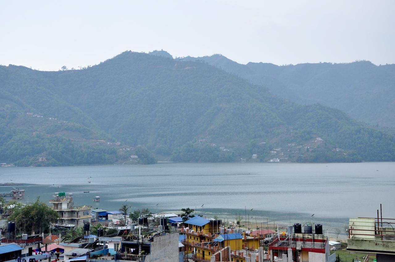 Hotel Santana Pokhara Kültér fotó
