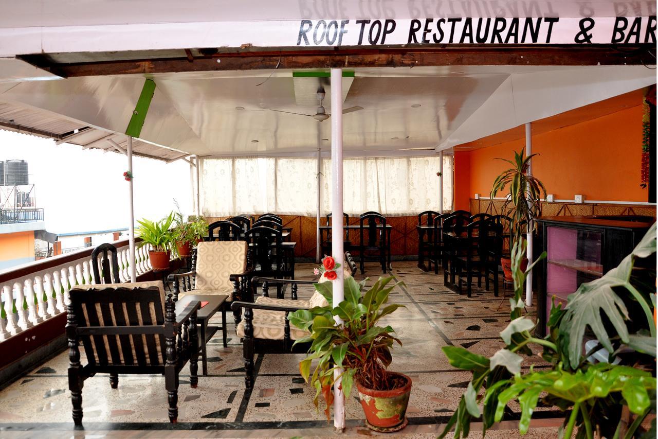 Hotel Santana Pokhara Kültér fotó