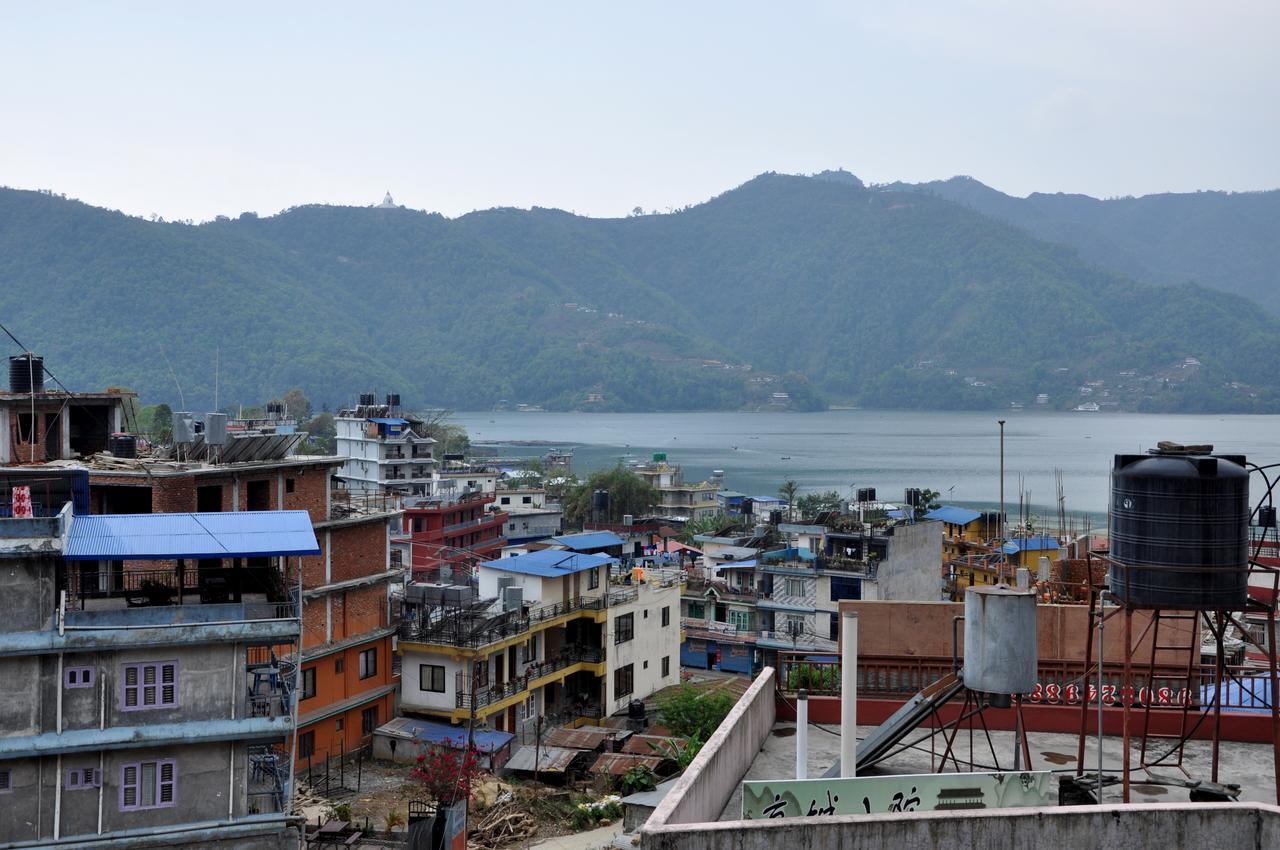 Hotel Santana Pokhara Kültér fotó