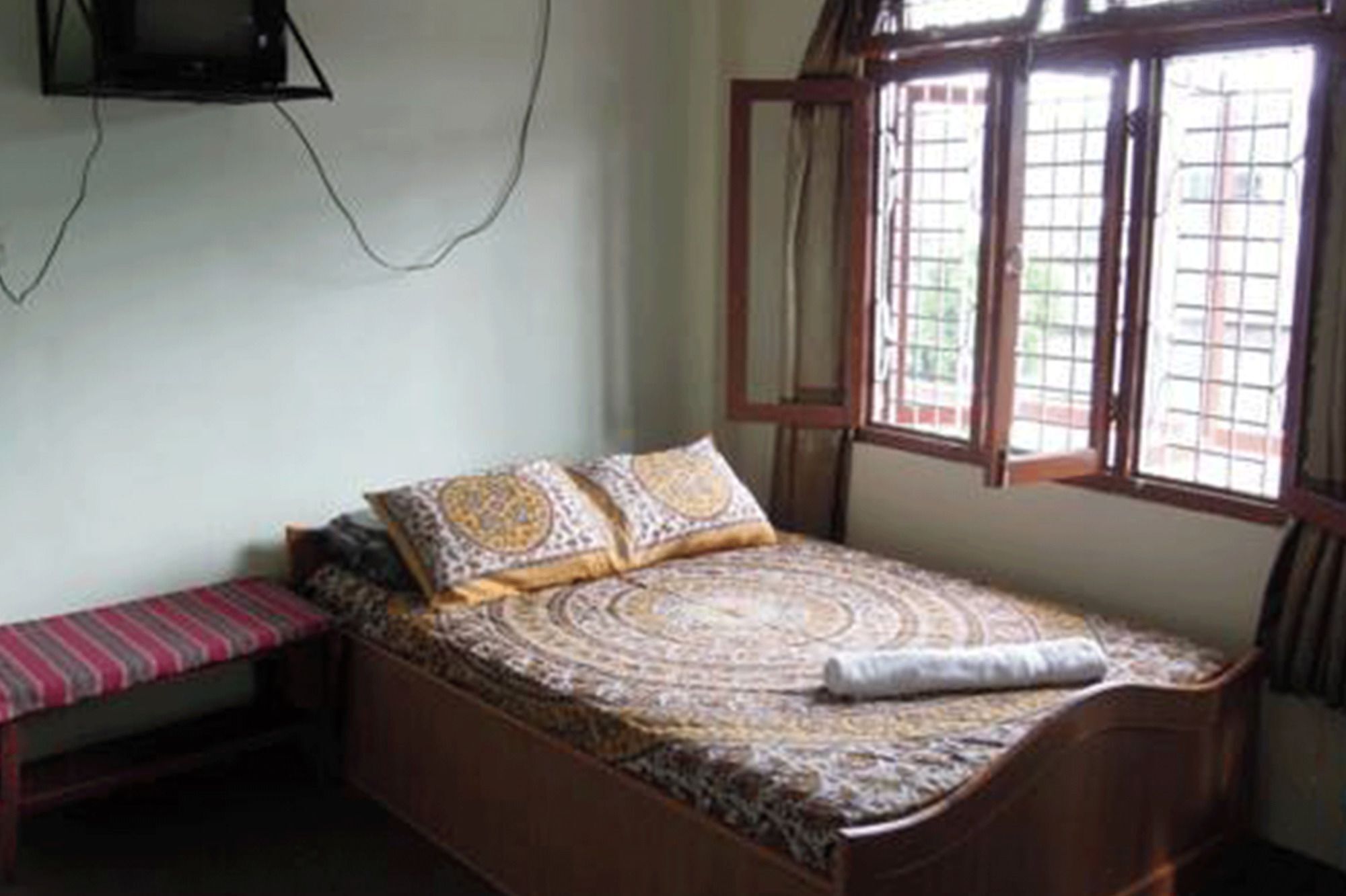 Hotel Santana Pokhara Kültér fotó