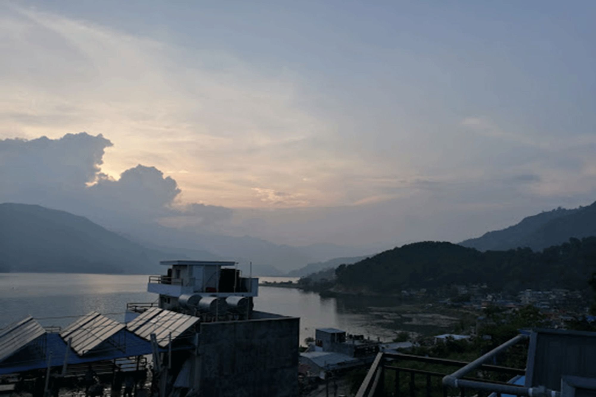 Hotel Santana Pokhara Kültér fotó