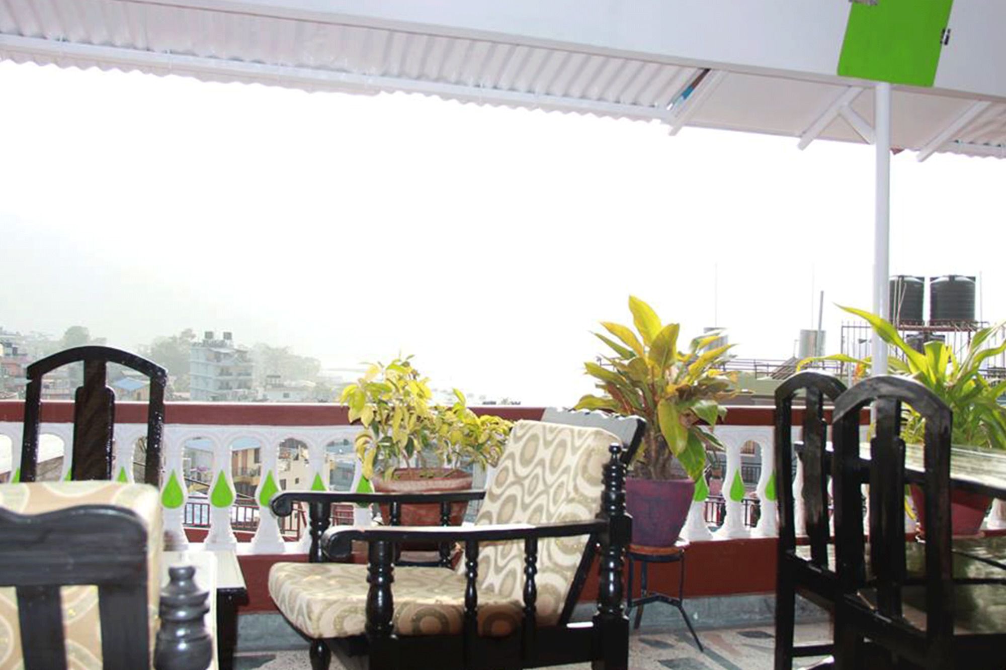 Hotel Santana Pokhara Kültér fotó