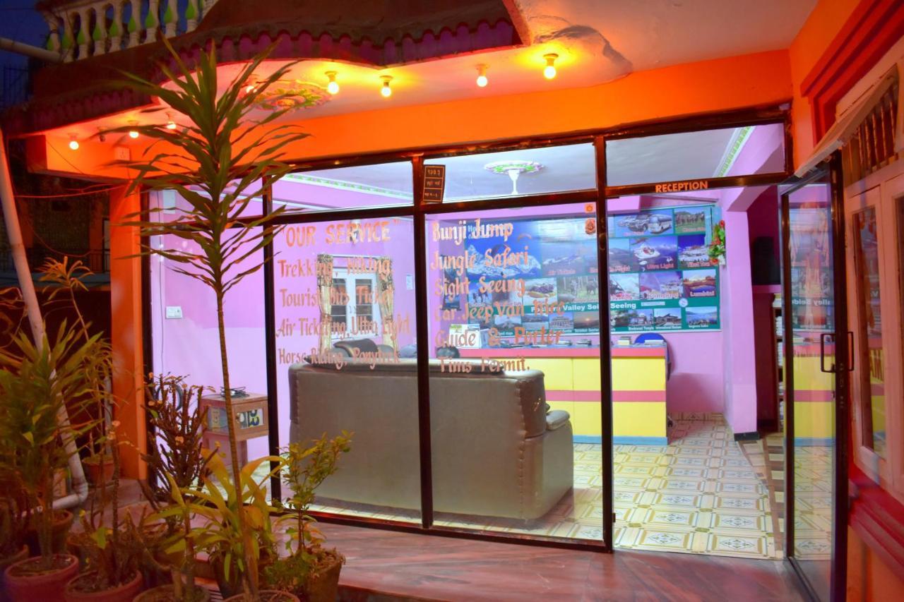 Hotel Santana Pokhara Kültér fotó