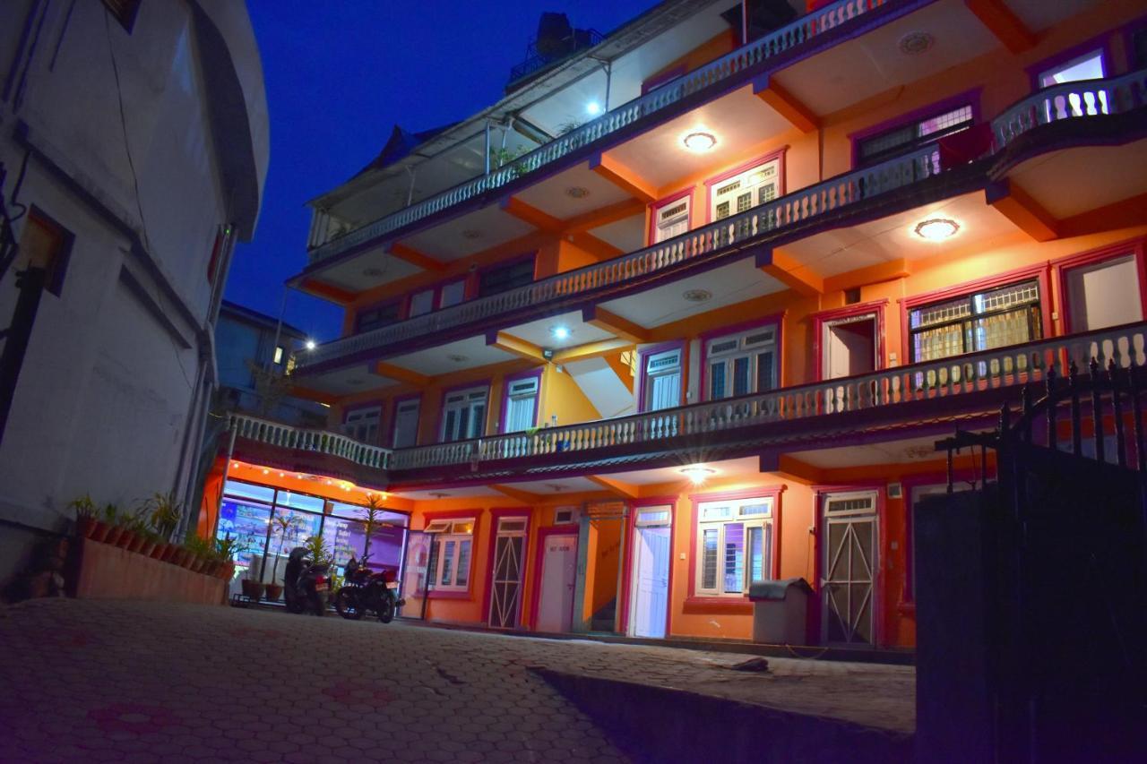 Hotel Santana Pokhara Kültér fotó