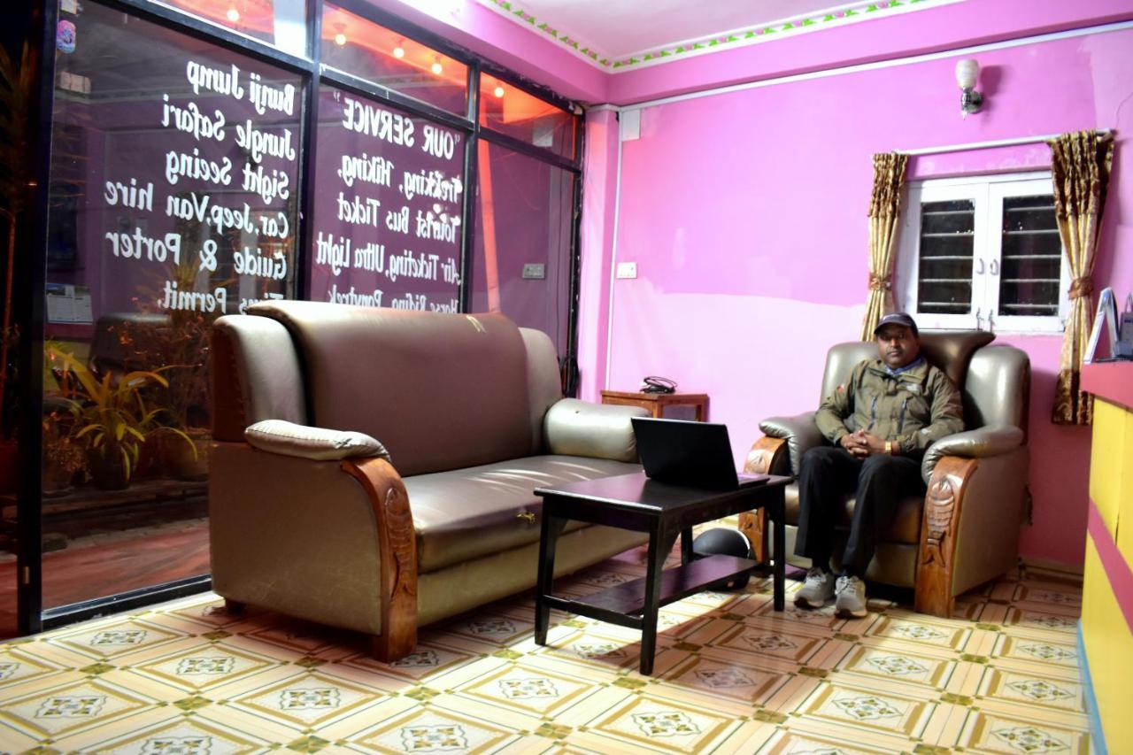 Hotel Santana Pokhara Kültér fotó